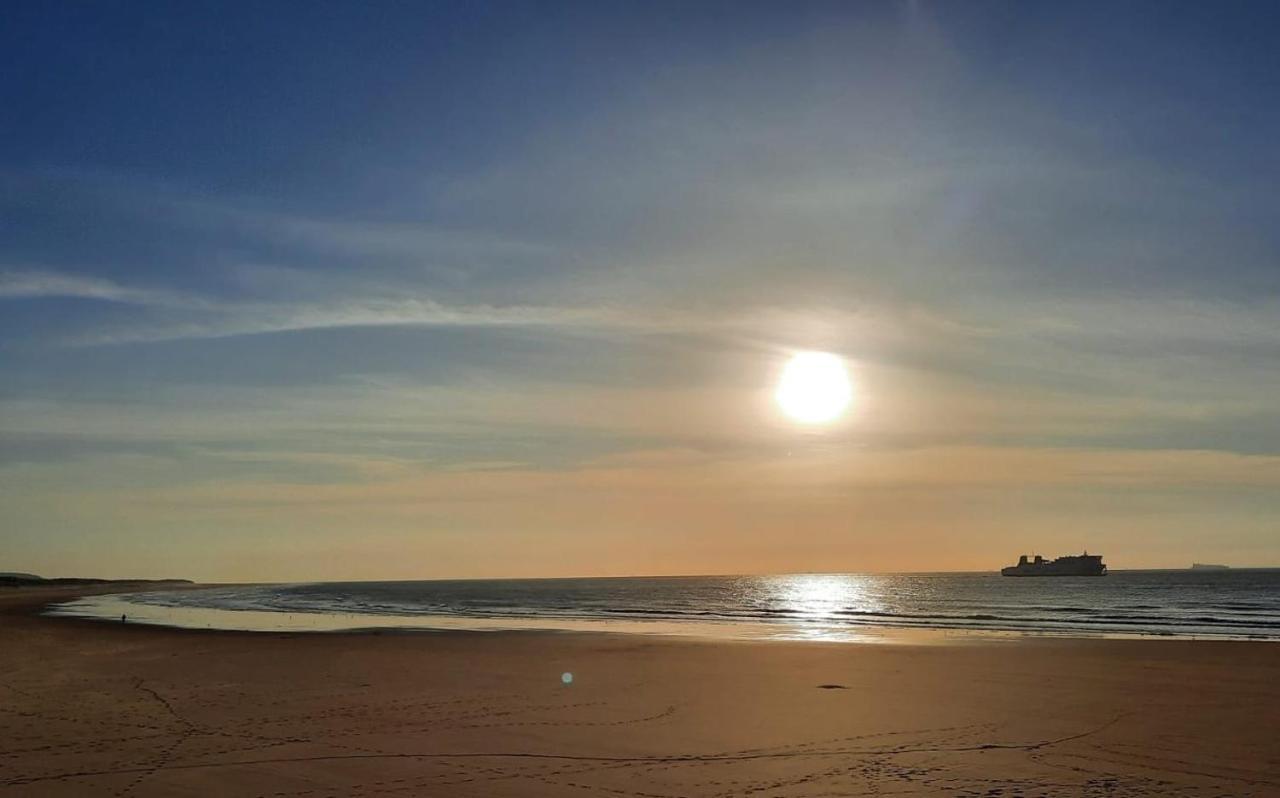 Le Verlaine - Appt Charmant Cosy Idealement Situe Calais Bagian luar foto
